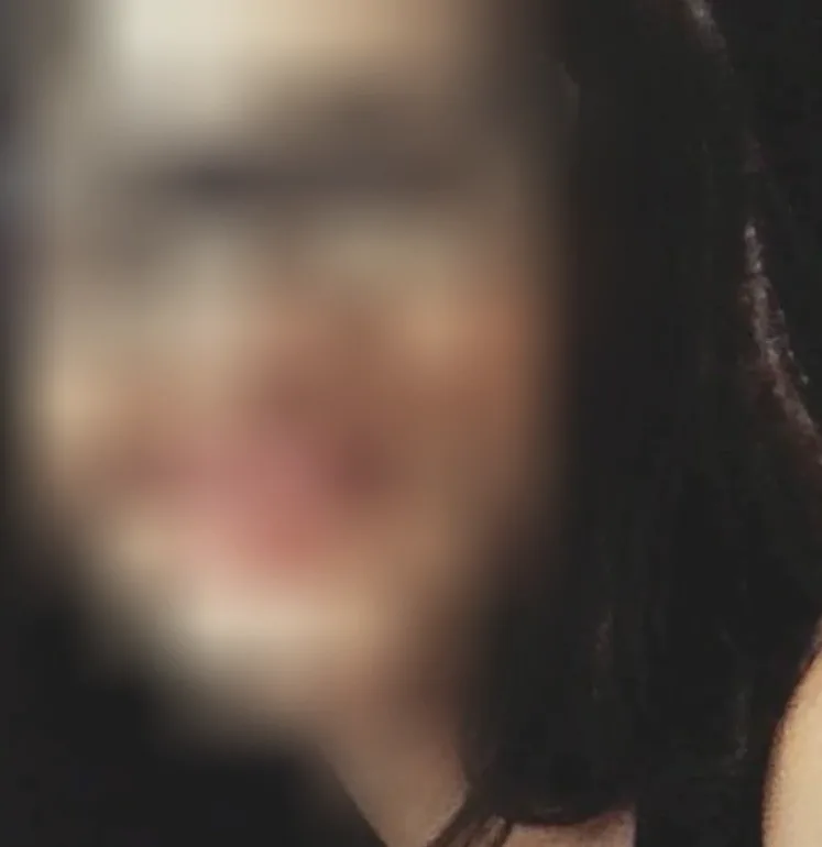 Daniela, 25