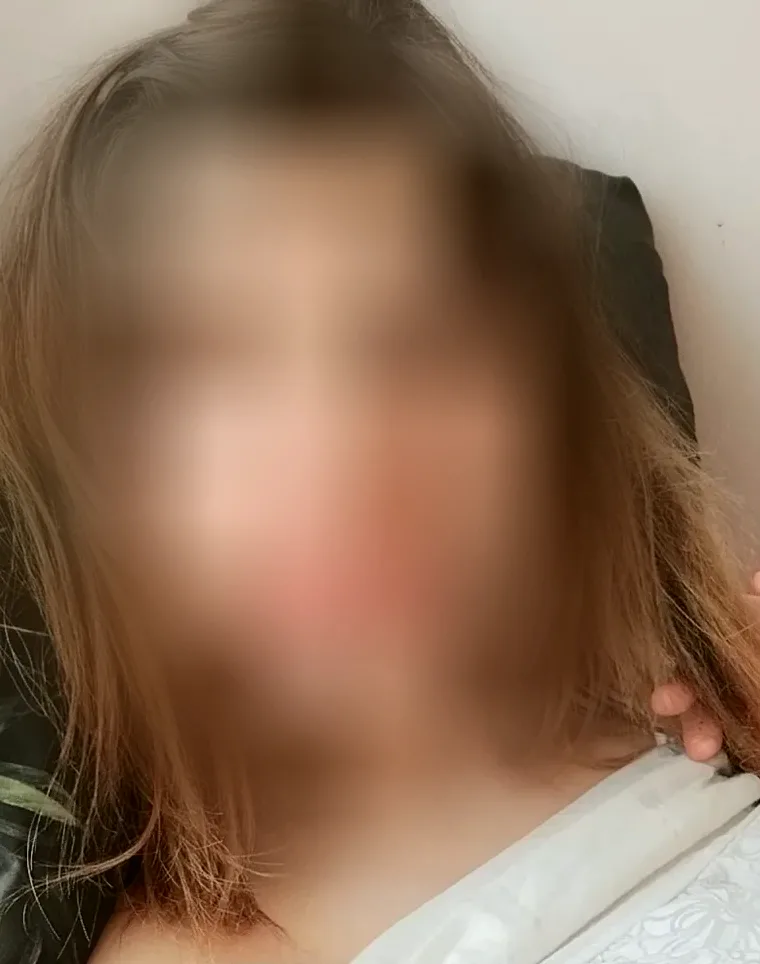 Elif, 28