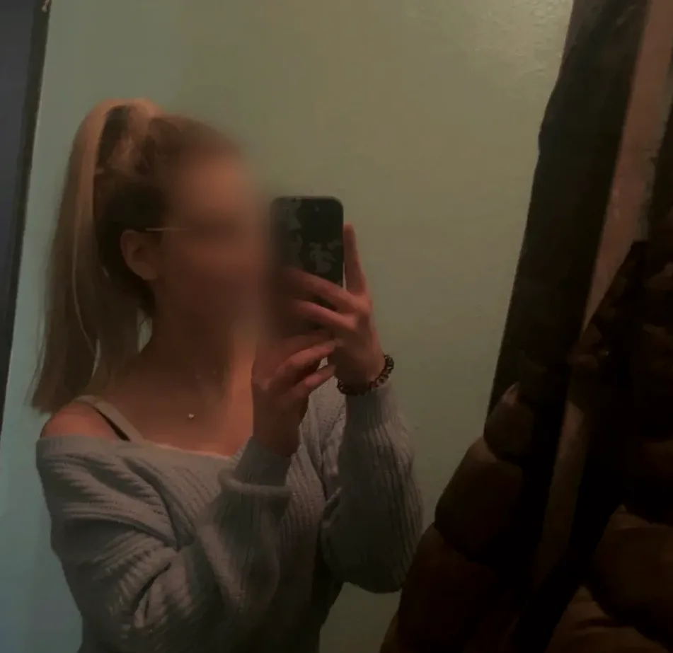 Emily, 26