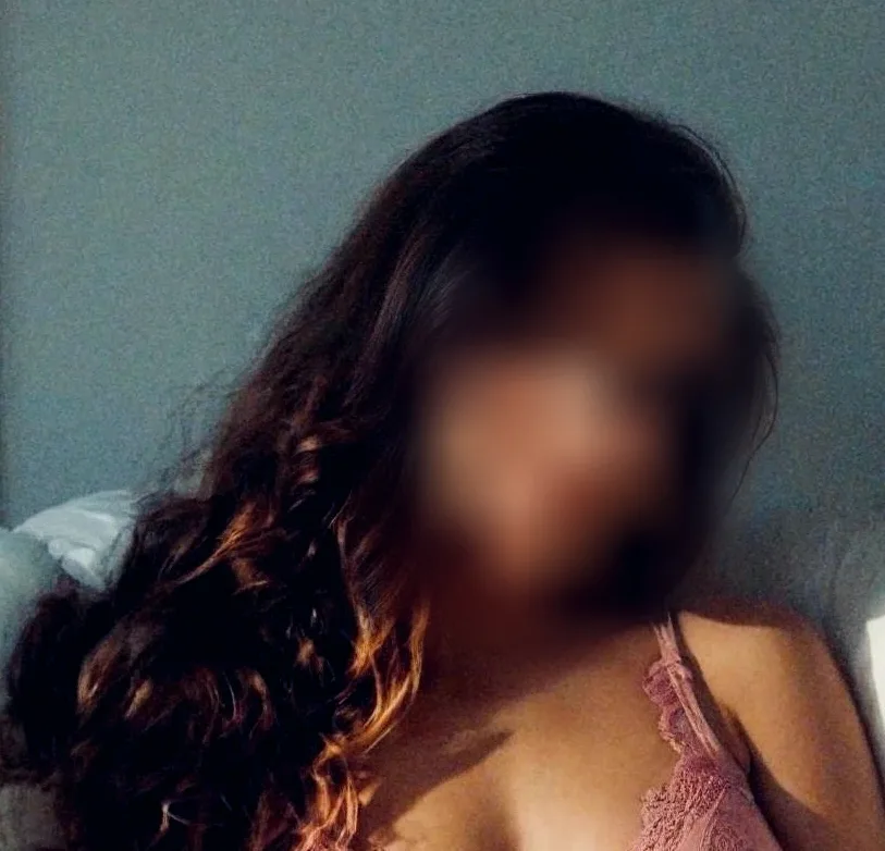 Isabell, 25