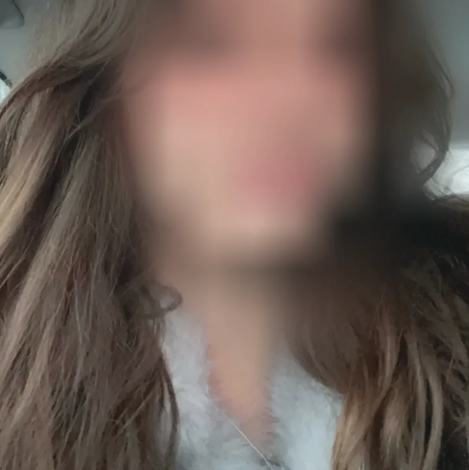 Leyla, 23