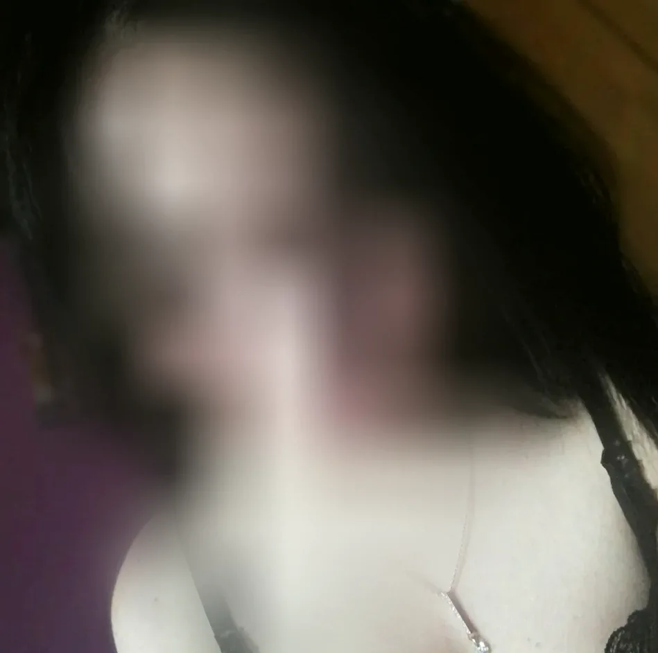 Nina, 32