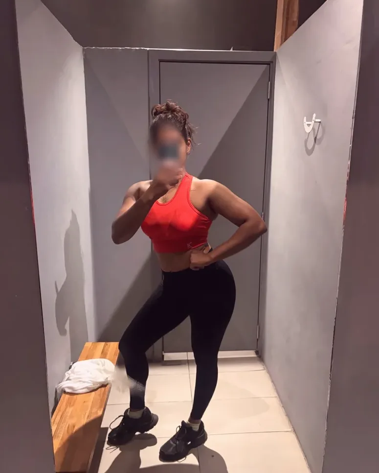 Nora, 28
